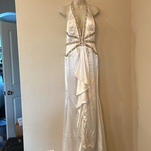 👗Beyond Division by Jovani Sz 8 White beaded open back halter mermaid sty dress